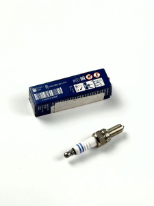 Свеча зажигания 4T UR2CC BOSH  