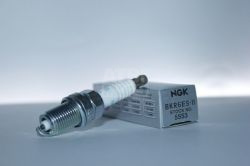 Свеча зажигания 4T BKR6ES-11 NGK Свеча зажигания 4T BKR6ES-11 NGK