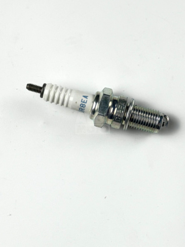 Свеча зажигания 4T DR8EA NGK 165FMM, 172FMM (CB) Свеча зажигания 4T DR8EA NGK 165FMM, 172FMM (CB)