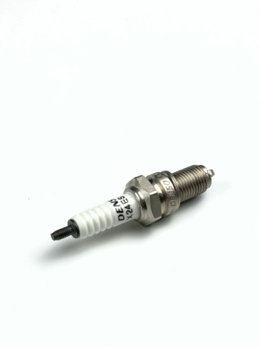 Свеча зажигания 4T X24ESU Denso (D8EA) Свеча зажигания 4T X24ESU Denso (D8EA)