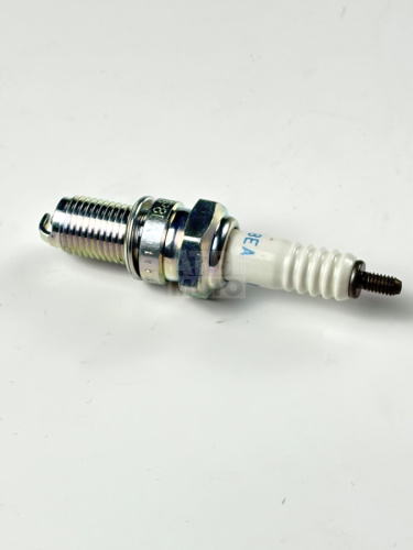 Свеча зажигания 4T DR8EA NGK 165FMM, 172FMM (CB) Свеча зажигания 4T DR8EA NGK 165FMM, 172FMM (CB)