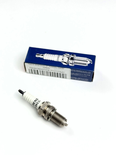 Свеча зажигания 4T X24ESU Denso (D8EA) Свеча зажигания 4T X24ESU Denso (D8EA)